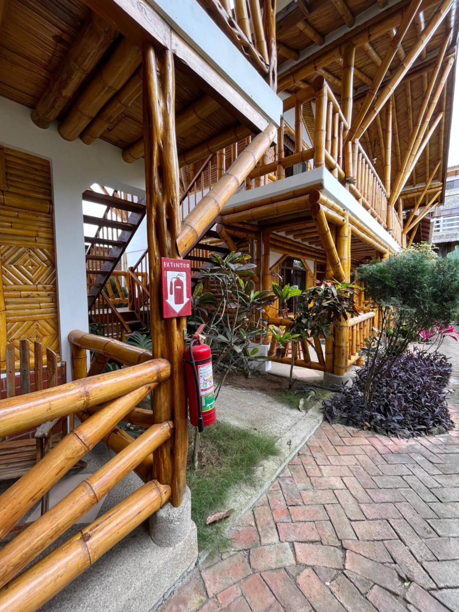 Victor Hugo Hotel Пуэрто-Лопес Экстерьер фото