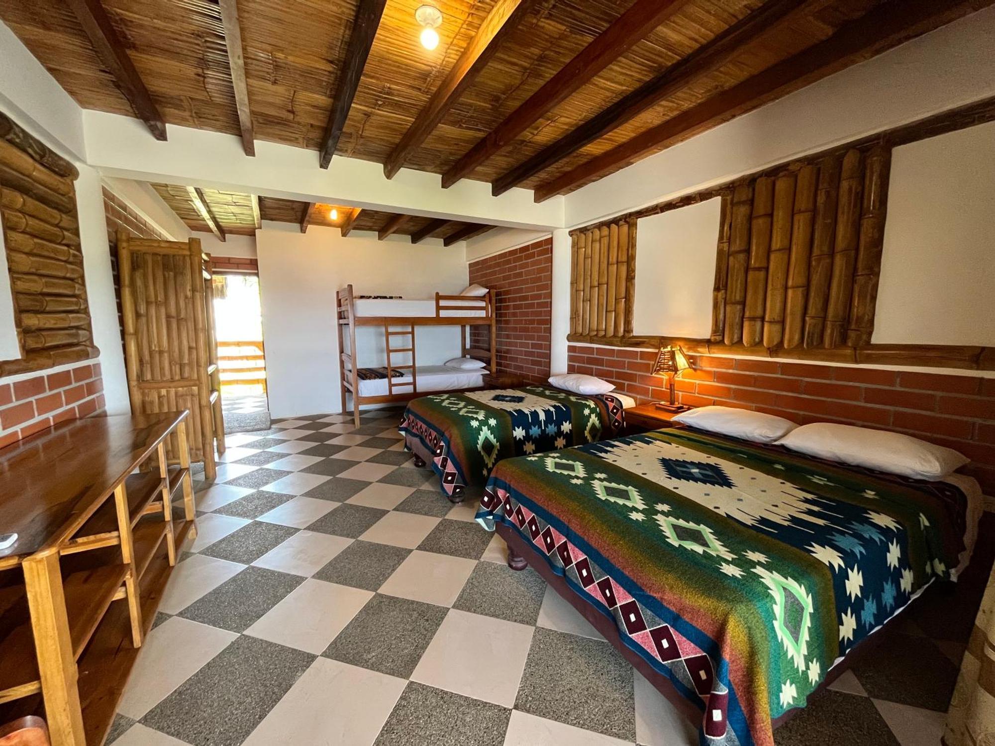 Victor Hugo Hotel Пуэрто-Лопес Экстерьер фото